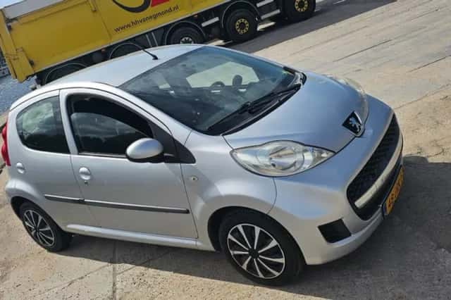 Peugeot 107 (2009) thumbnail 3