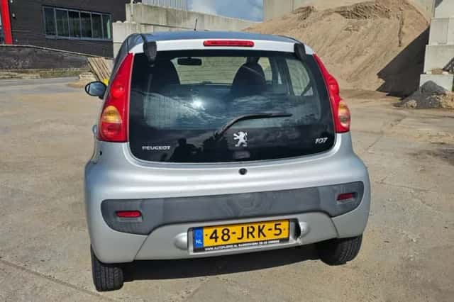 Peugeot 107 (2009) thumbnail 6