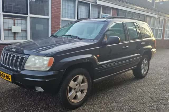 Jeep Grand Cherokee (2001) thumbnail 1