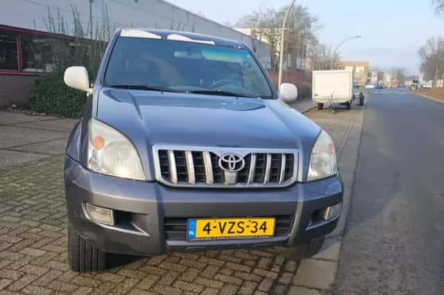 Toyota Land Cruiser (2007) thumbnail 2