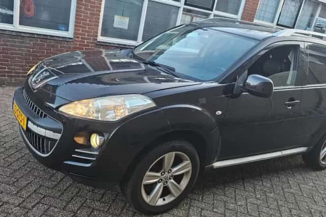 Peugeot 4007 (2008) thumbnail 1