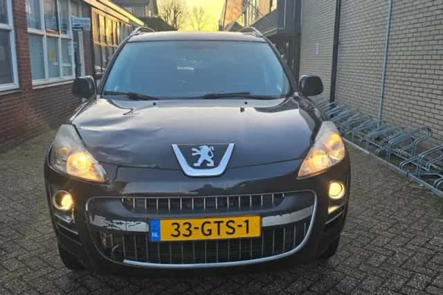 Peugeot 4007 (2008) thumbnail 2