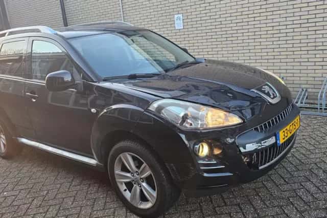 Peugeot 4007 (2008) thumbnail 3