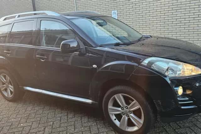 Peugeot 4007 (2008) thumbnail 4