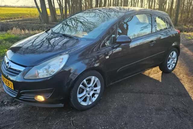 Opel Corsa (2008) thumbnail 1