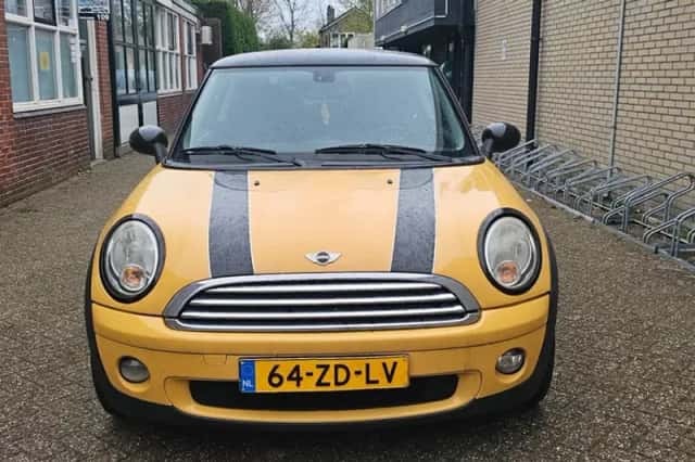 MINI Cooper (2008) thumbnail 2
