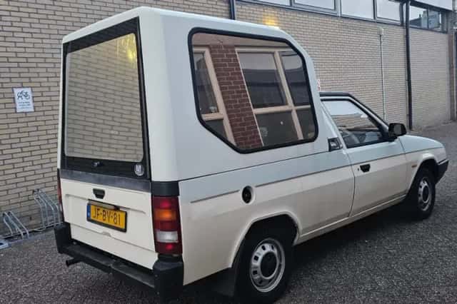 Škoda PICK-UP HIVO (1994) thumbnail 6
