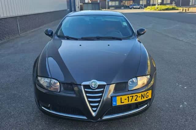 Alfa Romeo GT (2007) thumbnail 2