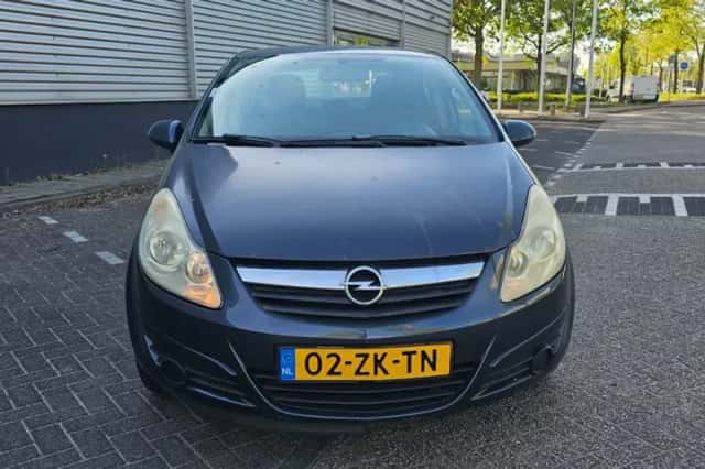 Opel Corsa (2008) thumbnail 2