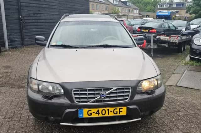Volvo V70 (2002) thumbnail 2