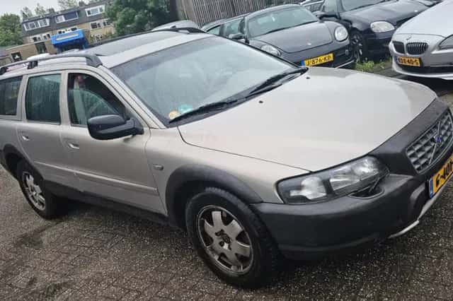 Volvo V70 (2002) thumbnail 3