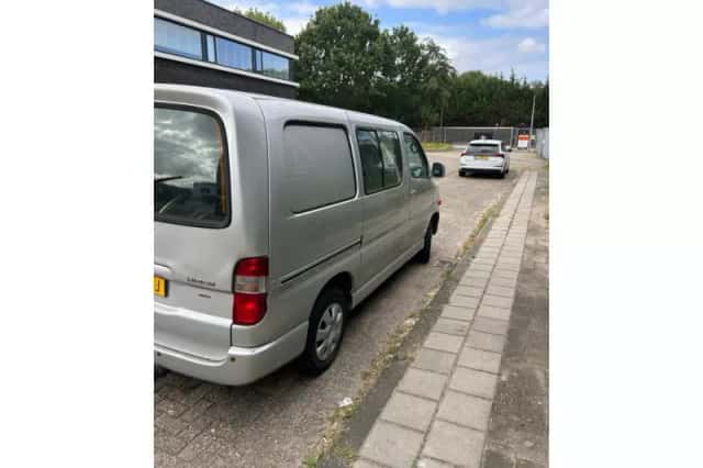 Toyota HiAce (2004) thumbnail 4