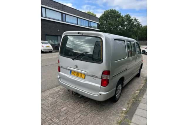 Toyota HiAce (2004) thumbnail 5