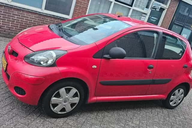 Toyota Aygo (2010) thumbnail 1