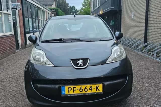 Peugeot 107 (2008) thumbnail 2