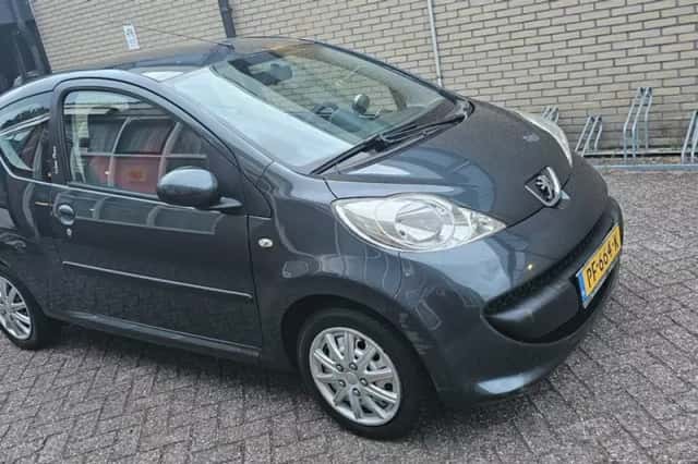 Peugeot 107 (2008) thumbnail 4