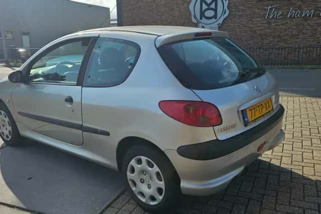 Peugeot 206 (2007) thumbnail 5