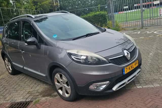 Renault Scénic (2013) thumbnail 1