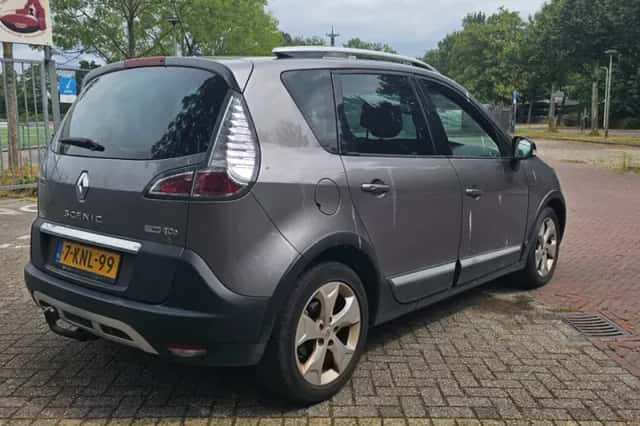 Renault Scénic (2013) thumbnail 3