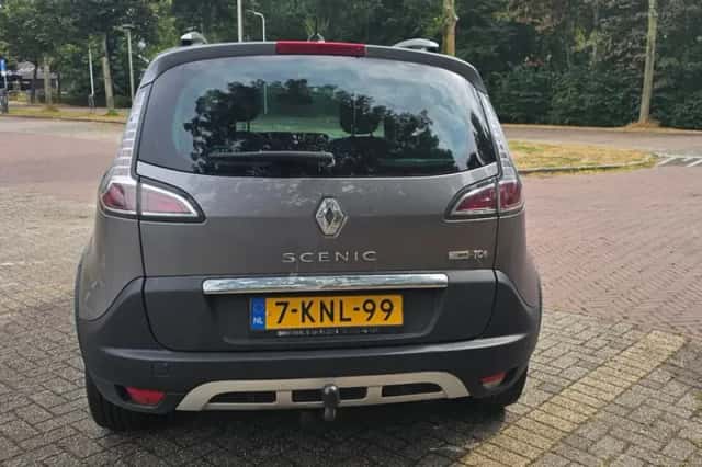Renault Scénic (2013) thumbnail 4