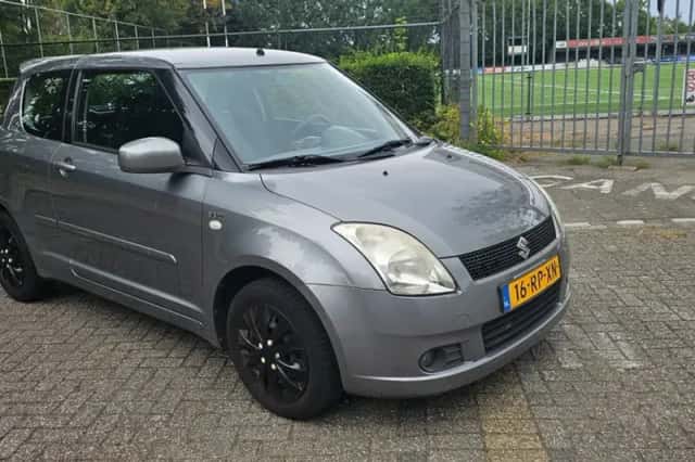 Suzuki Swift (2005) thumbnail 1