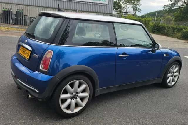 MINI Cooper (2006) thumbnail 5