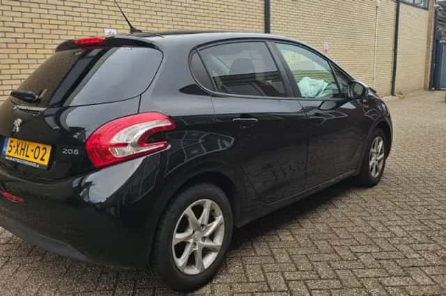 Peugeot 208 (2014) thumbnail 5