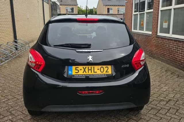 Peugeot 208 (2014) thumbnail 6