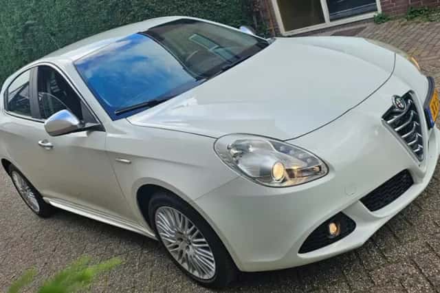 Alfa Romeo Giulietta (2011) thumbnail 4