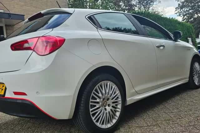 Alfa Romeo Giulietta (2011) thumbnail 5