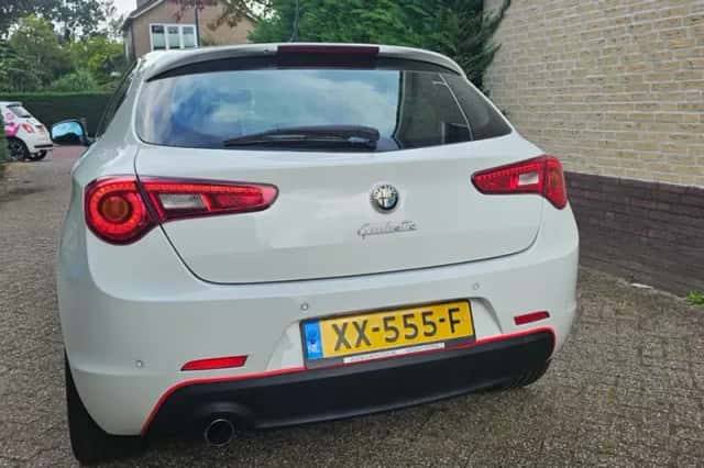 Alfa Romeo Giulietta (2011) thumbnail 6