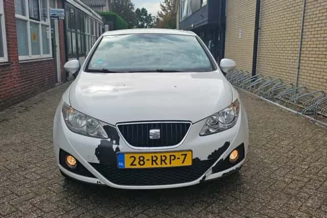 SEAT Ibiza (2011) thumbnail 2