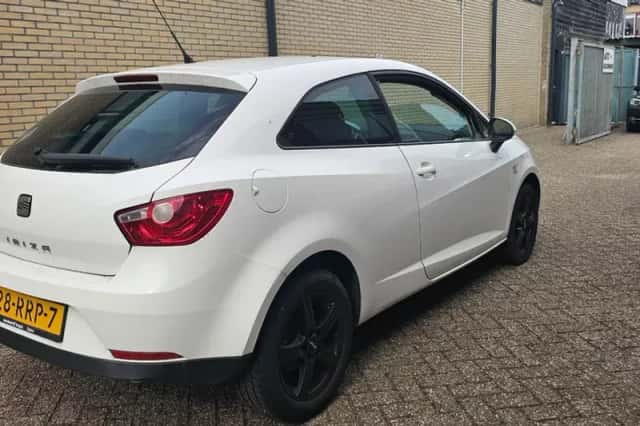 SEAT Ibiza (2011) thumbnail 5