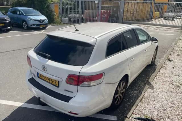 Toyota Avensis (2011) thumbnail 6