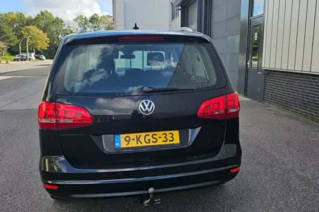 Volkswagen Sharan (2013) thumbnail 6