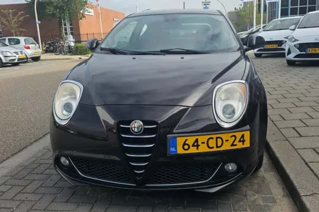 Alfa Romeo MiTo (2011) thumbnail 2