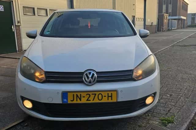 Volkswagen Golf (2009) thumbnail 2