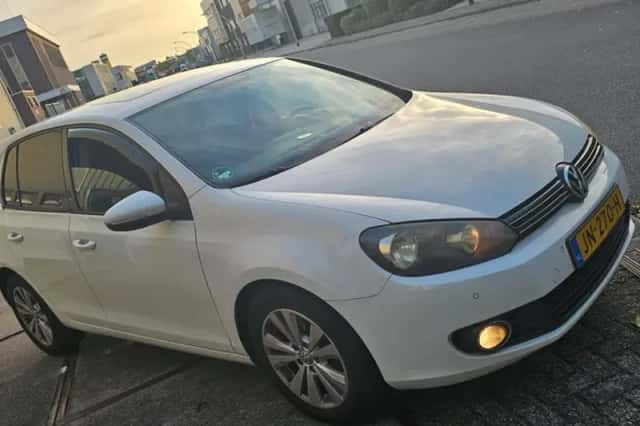 Volkswagen Golf (2009) thumbnail 3
