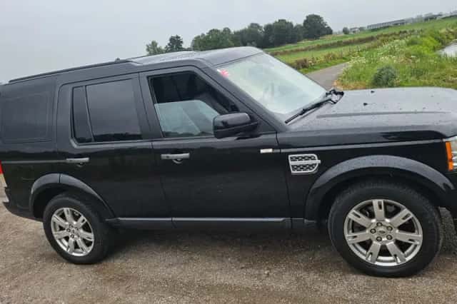 Land Rover Discovery (2011) thumbnail 4