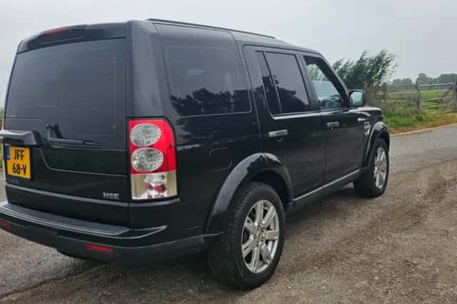 Land Rover Discovery (2011) thumbnail 5