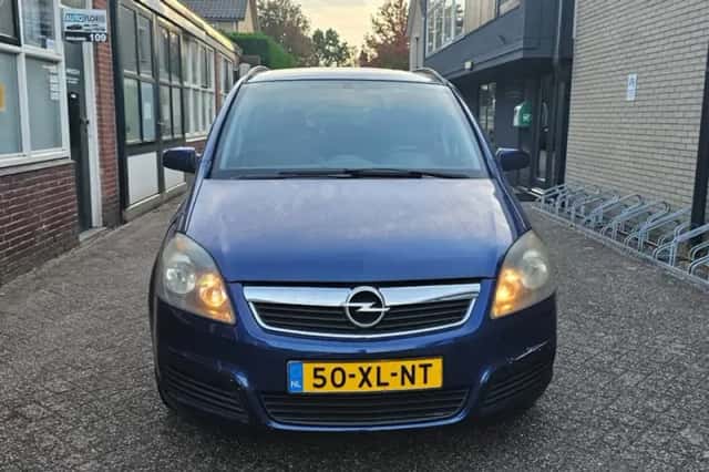 Opel Zafira (2007) thumbnail 2
