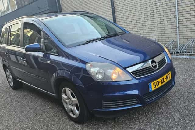 Opel Zafira (2007) thumbnail 3