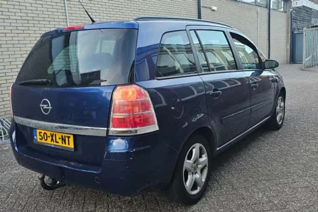 Opel Zafira (2007) thumbnail 5
