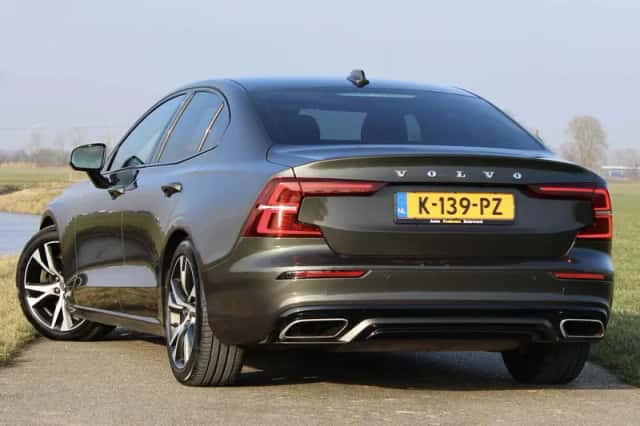 Volvo S60 (2021) thumbnail 3