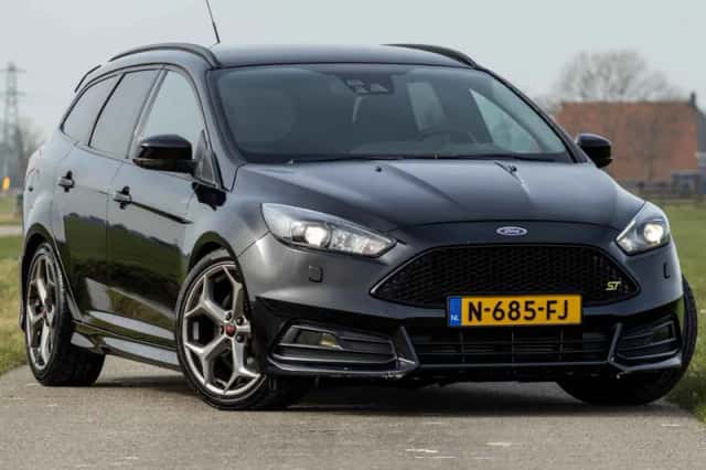 Ford Focus (2015) thumbnail 2
