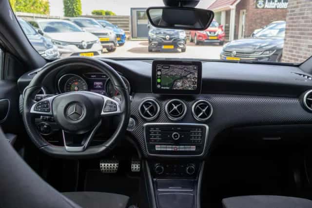 Mercedes-Benz A-Klasse (2018) thumbnail 2