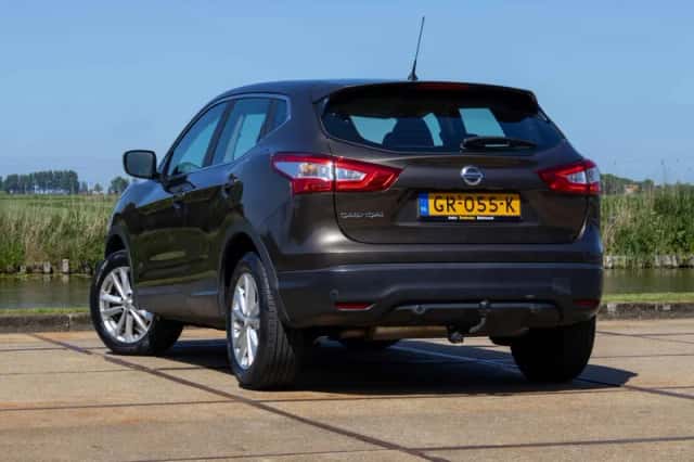 Nissan Qashqai (2015) thumbnail 3