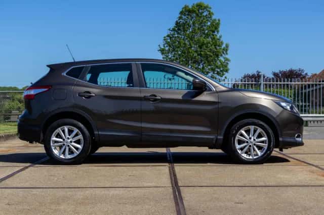 Nissan Qashqai (2015) thumbnail 5