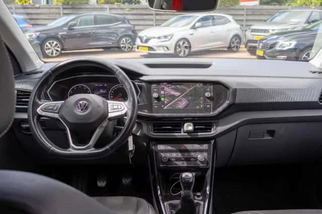 Volkswagen T-Cross (2020) thumbnail 2