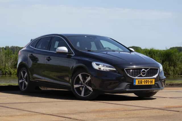 Volvo V40 (2019) thumbnail 1